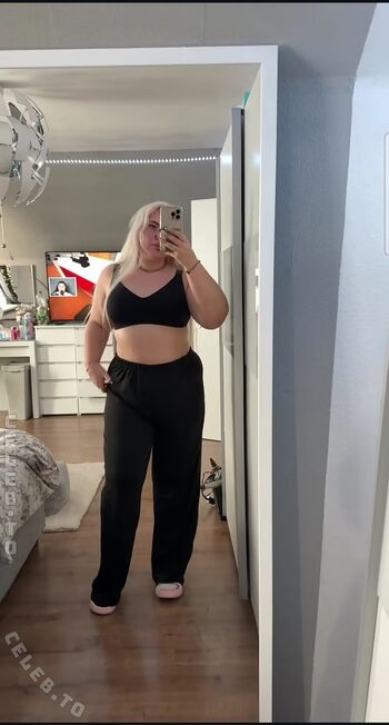 Full leaked Adelina dalevska private onlyfans photo