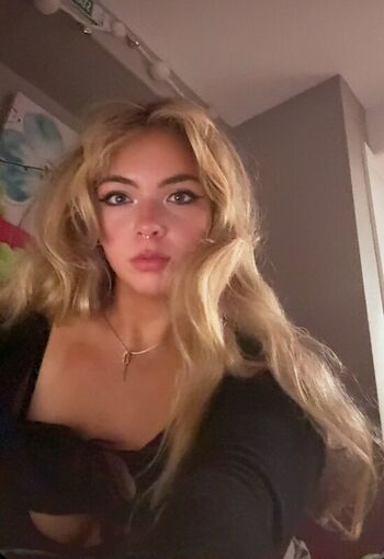 Full leaked Aiiygatorz private onlyfans photo
