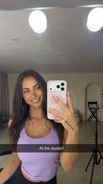 Full leaked Alannalouise private onlyfans photo