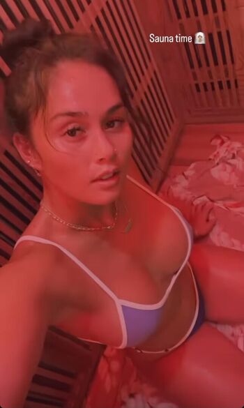 Alessa Holloway