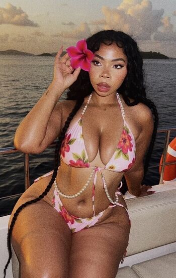 Full leaked Ariaartizte private onlyfans photo