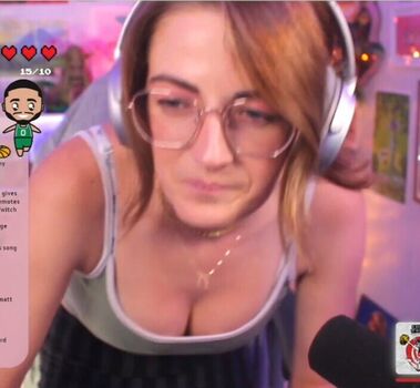 Full leaked Caitlin marie reacts private onlyfans photo