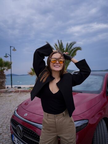 Damla Sönmez