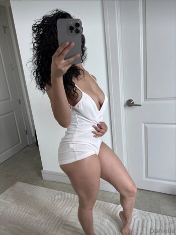 Full leaked Daniellesummersxo private onlyfans photo