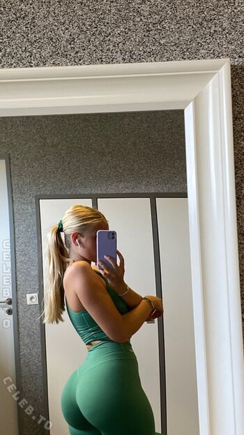 Full leaked Ella kania page private onlyfans photo