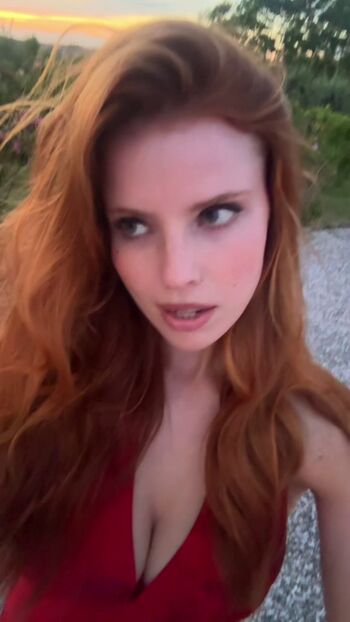 Full leaked Emily deyt aysage private onlyfans photo