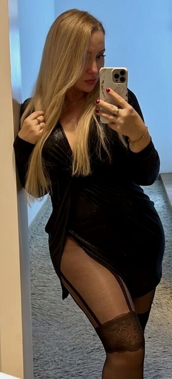 Full leaked Fitcurvyanna private onlyfans photo