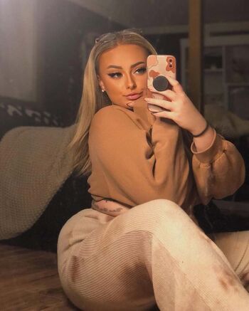 Full leaked Hailey brown page private onlyfans photo
