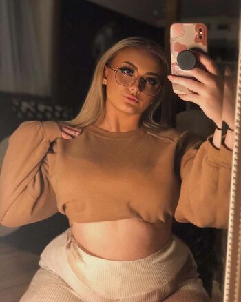 Full leaked Hailey brown page private onlyfans photo