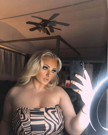 Full leaked Hailey brown page private onlyfans photo