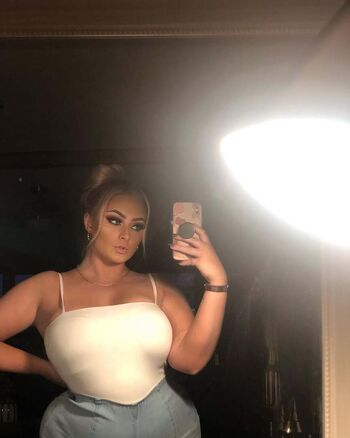 Full leaked Hailey brown page private onlyfans photo