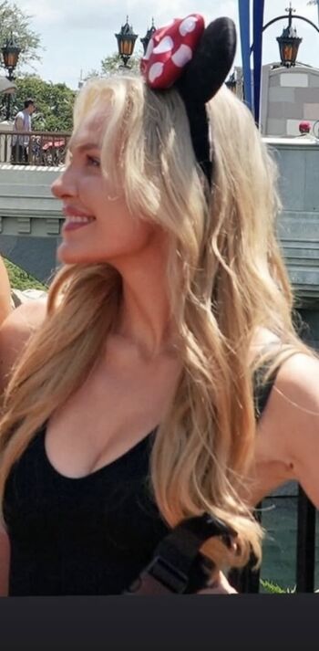 Full leaked Hailey malles private onlyfans photo