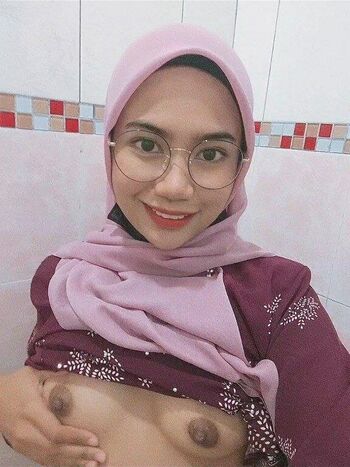Full leaked Hijab on private onlyfans photo