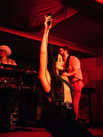 Full leaked Kacey musgraves private onlyfans photo