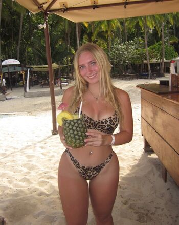 Full leaked Kayleek private onlyfans photo