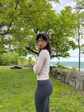 Full leaked Lalayravo private onlyfans photo