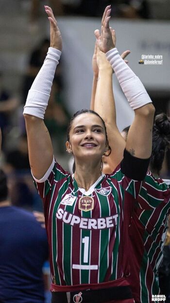 Lara Nobre