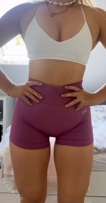 Full leaked Laura hsmr private onlyfans photo