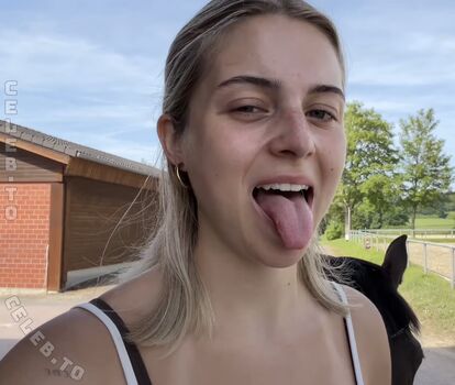 Full leaked Lea breuer page private onlyfans photo