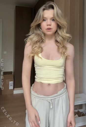 Full leaked Lea peach private onlyfans photo