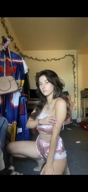 Full leaked Lucyskyes private onlyfans photo