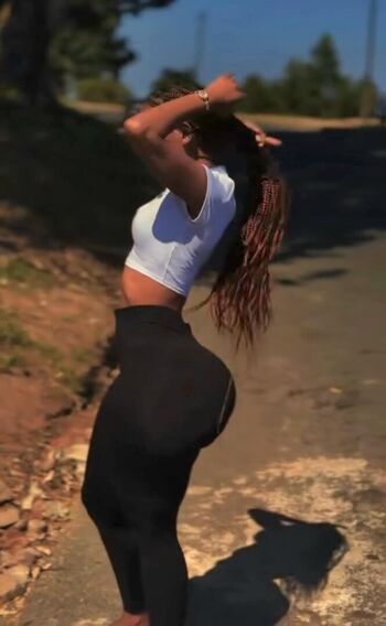 Full leaked Mazizi private onlyfans photo