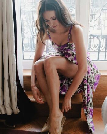 Nina Dobrev