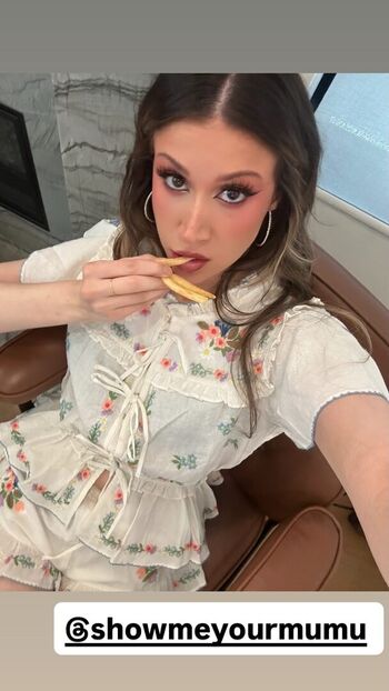 Full leaked Olivialopes private onlyfans photo