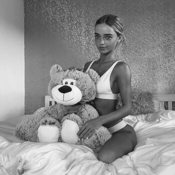 Full leaked Petitesneakylink private onlyfans photo