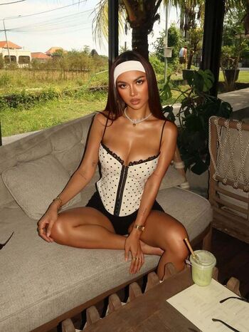 Full leaked Sanly liu page private onlyfans photo