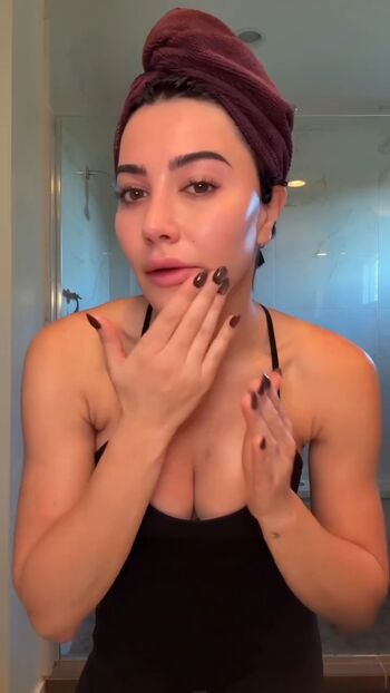 Full leaked Sara hesri private onlyfans photo
