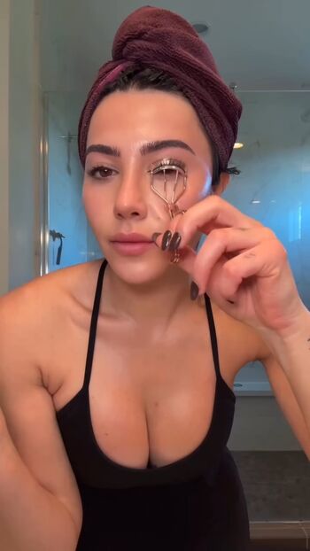 Full leaked Sara hesri private onlyfans photo