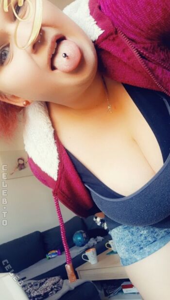 Full leaked Sophieschmande private onlyfans photo