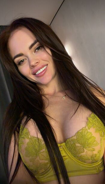 vicky_de_levine