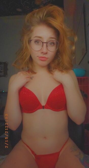 Full leaked Carlysus/ private onlyfans photo