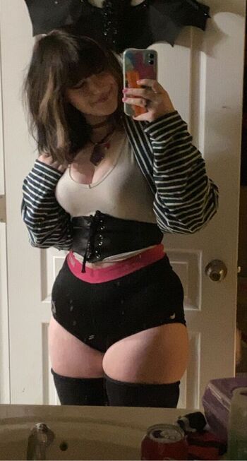 Full leaked Siamayll/ private onlyfans photo