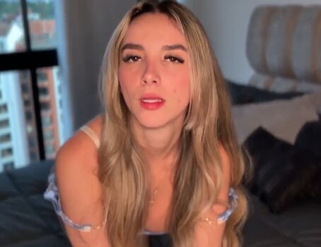 Full leaked Emmilyhazel/ private onlyfans photo