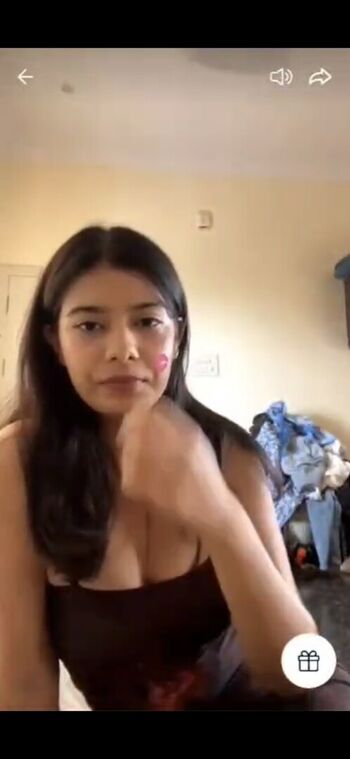 Full leaked Who is this private onlyfans photo