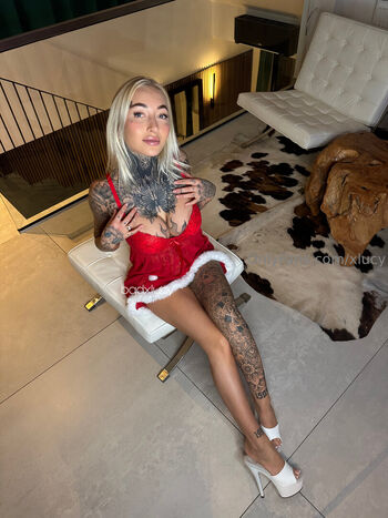 Full leaked Xlucy private onlyfans photo